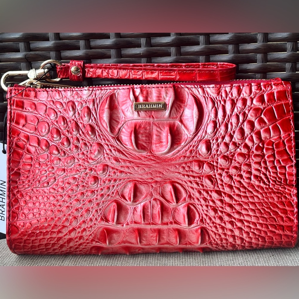 NWT Brahmin Daisy EMBRACE Ombre Melbourne Clutch/Wristlet
